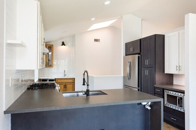 Building Photo - Modern Home in West Village of Singing Hills