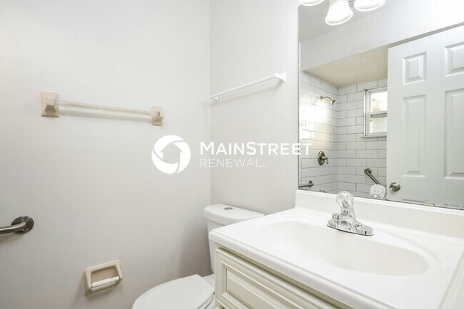Building Photo - 3 Bedroom Pet-Friendly Home in OCOEE, FL with Main Street Renewal