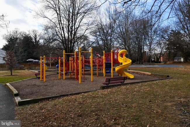 Building Photo - 9325 Long Branch Pkwy