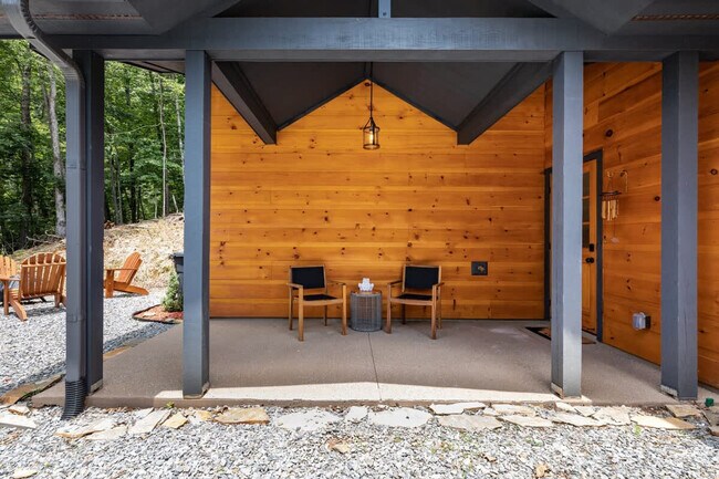 Building Photo - 43 Medina Ct