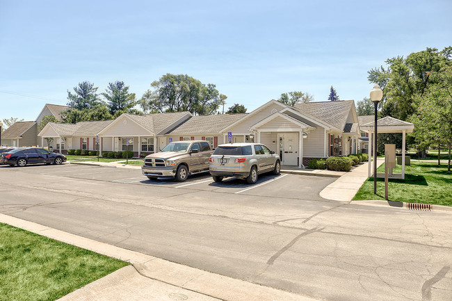 Building Photo - Hallet Crossing