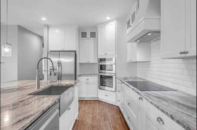 Building Photo - 503 Sunray