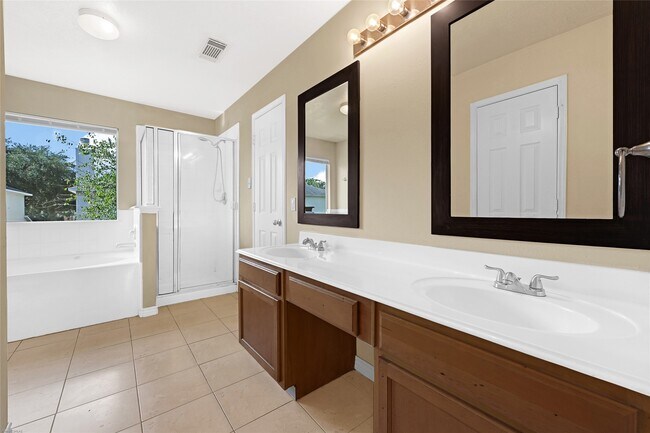 Building Photo - 10407 Hamlet Vale Ct