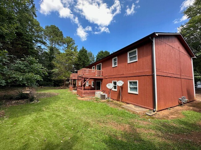 Building Photo - 101 Mark Twain Cir