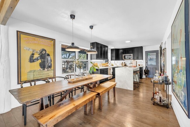 Building Photo - SILVER CREEK HORSE PROPERTY