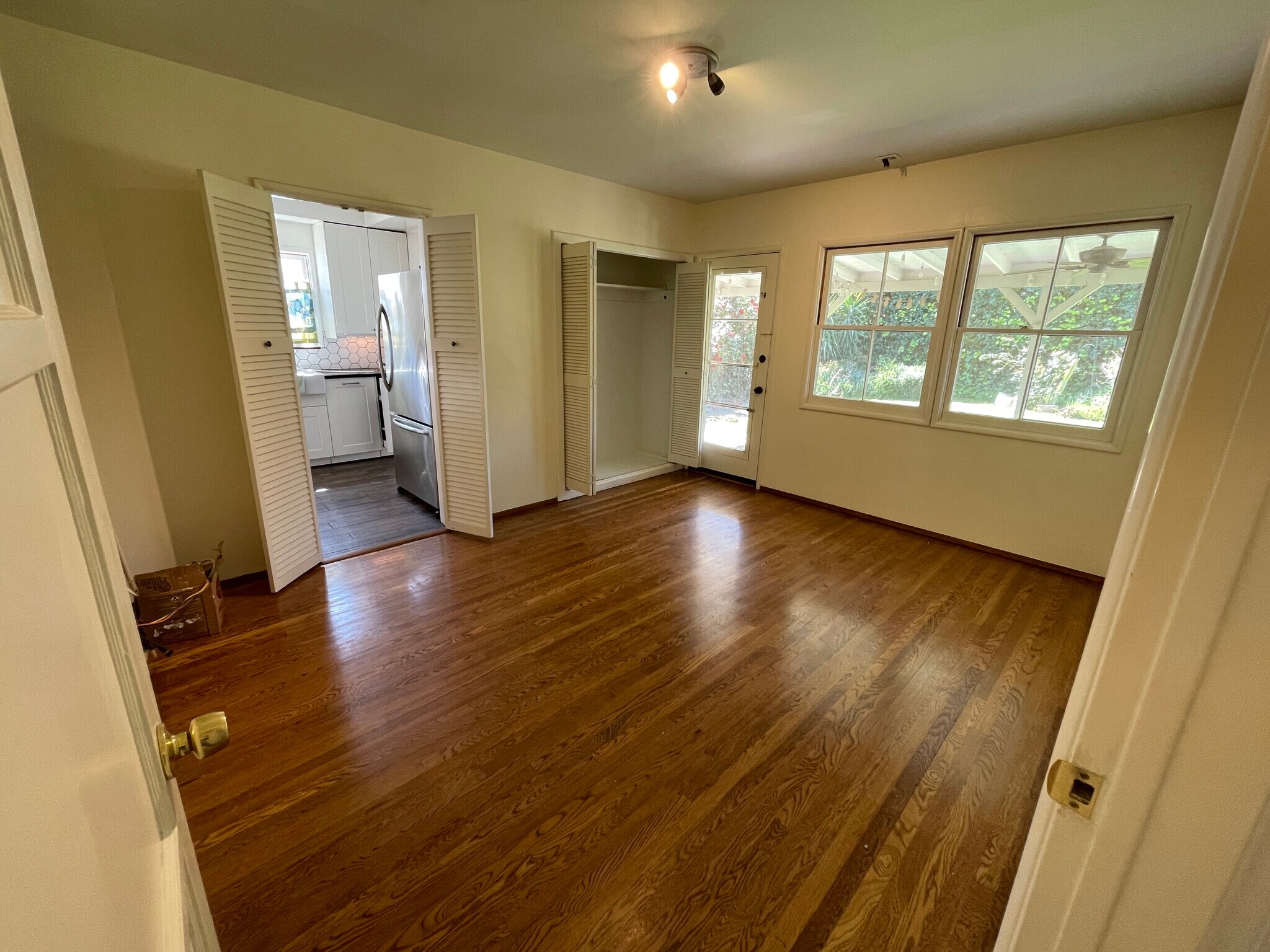 Building Photo - 6461 Gaviota Ave
