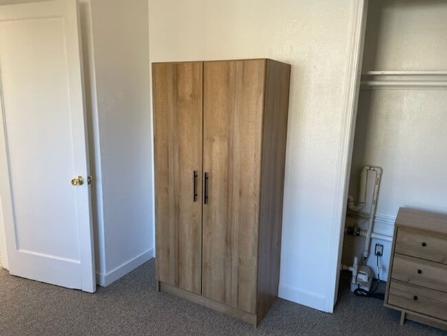 Building Photo - Woodland Park 1-Bedroom!