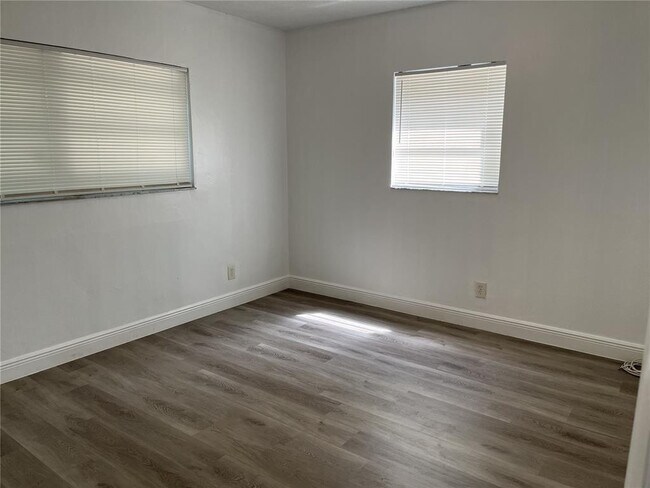 Building Photo - 1916 SW 11th St