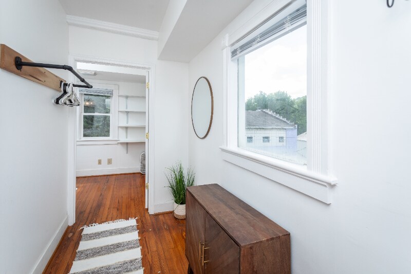 Building Photo - 600 E Main St