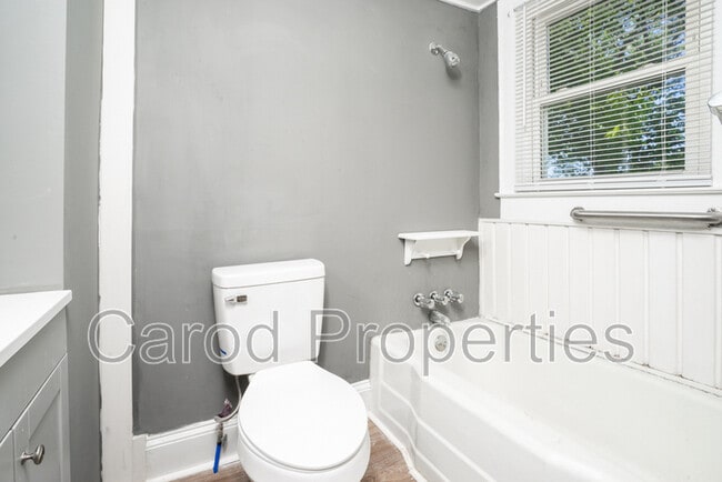 Building Photo - 136 Powder St SW