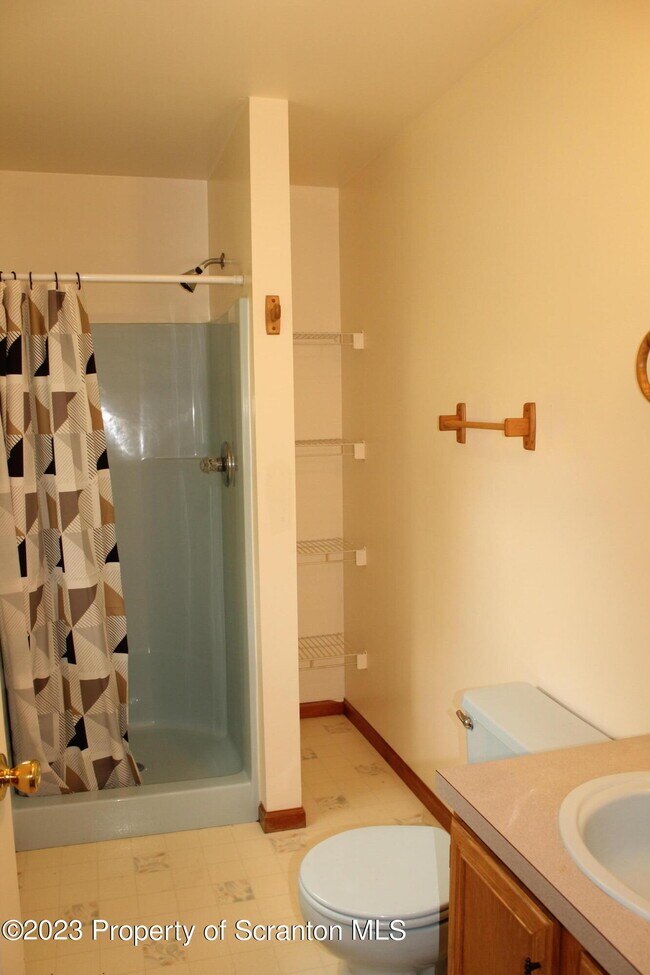 Building Photo - 15 Jeanne Dr