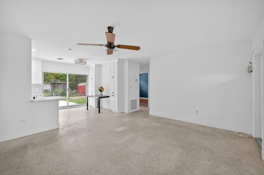 Building Photo - 3131 SW 20th Ct