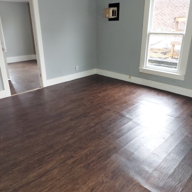 Building Photo - 1406 N Washington St