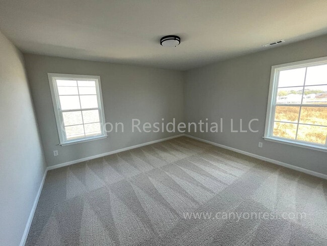 Building Photo - 114 Wilcot Rd