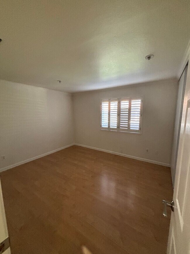 Building Photo - Resort living in Siena Hills-Condo with Pool, Gym and more!