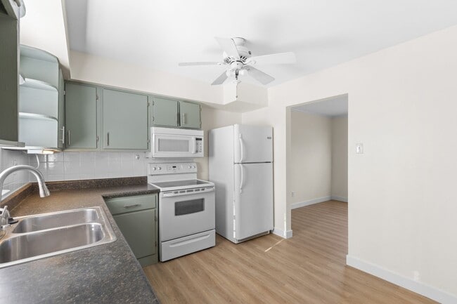 Building Photo - Charming Home with Great Layout in Sought-After Ballwin Neighborhood