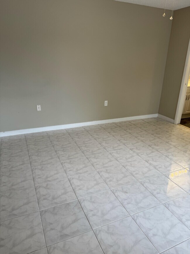 Building Photo - 6927 69th Way
