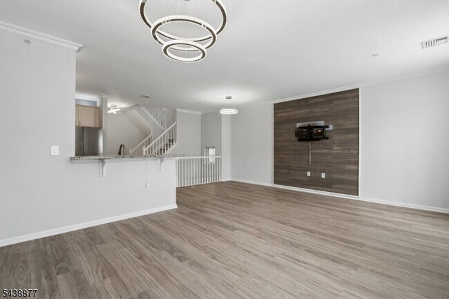 Building Photo - 612 Lopez Ln