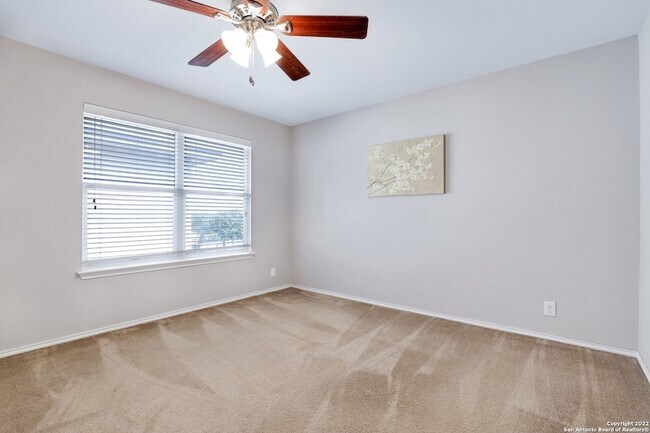 Building Photo - 547 Red Quill Nest