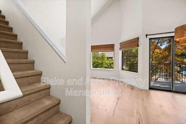 Building Photo - 4000 Carman Dr