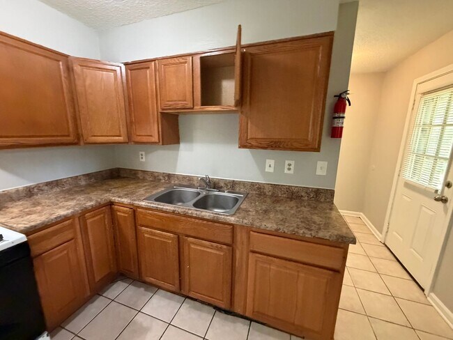 Building Photo - 5596 Karen Dr