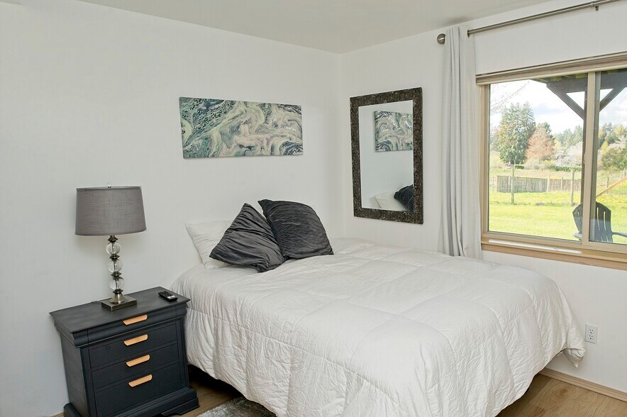 Building Photo - 11802 74th Ave E