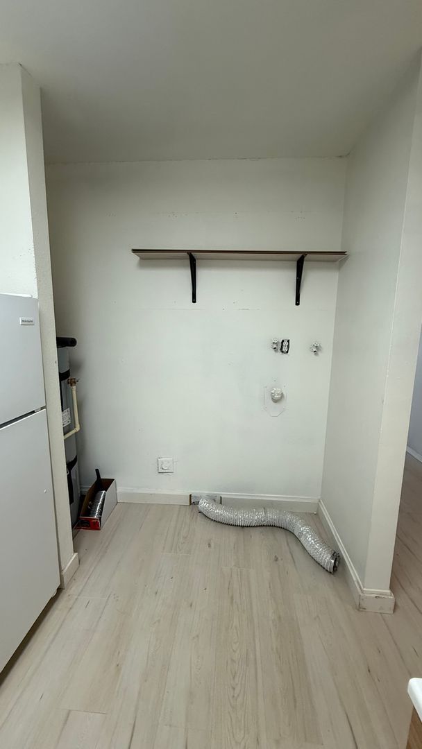 Building Photo - Great Duplex 2bd 2bath Big yard, Parking, ...
