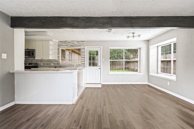 Building Photo - 7310 Kite Hill Dr