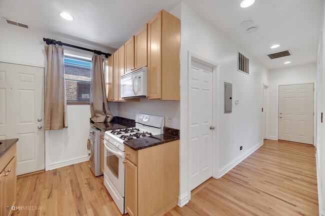 Building Photo - 5252 S Drexel Ave