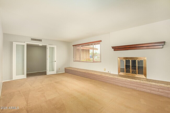 Building Photo - 1010 E Loyola Dr