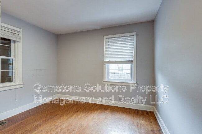 Building Photo - 2930 Primrose Cir