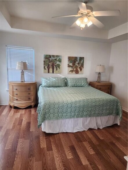 Building Photo - 870 Marina Dr