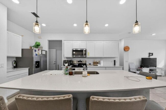 Building Photo - 6128 Rancho Ln