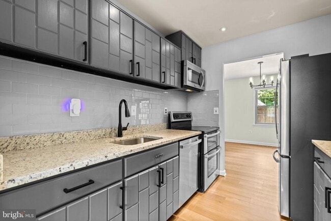 Building Photo - 16 Cornerwood Ct