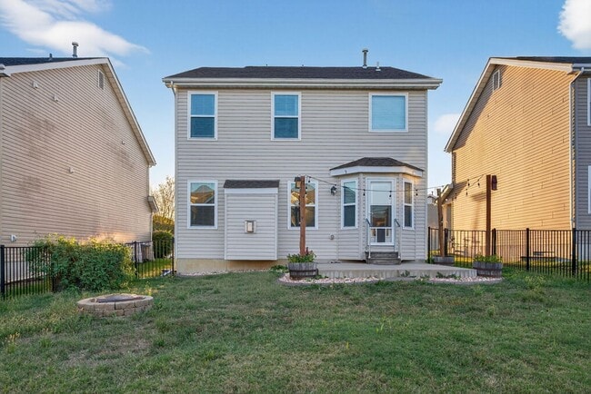 Building Photo - Charming 4-Bedroom Home in Springhurst Com...