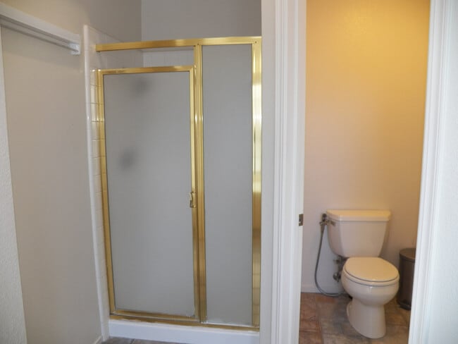 Building Photo - Spacious North San Jose Townhouse - Available Now!