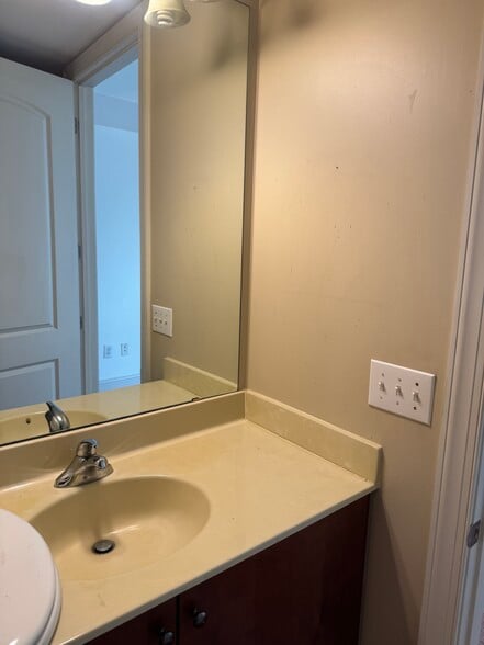 Building Photo - 4625 Piedmont Row Dr