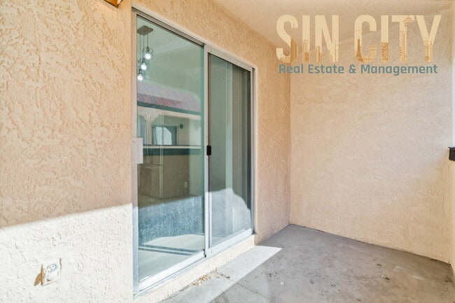 Building Photo - 5064 Spencer St