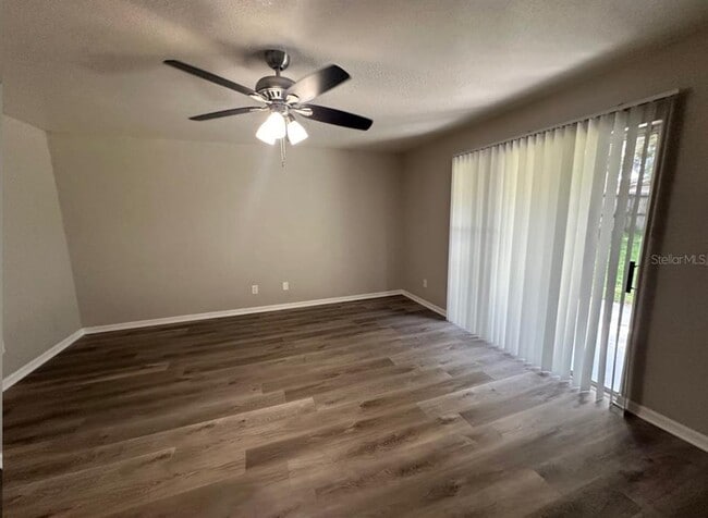 Building Photo - 9725 Fox Hollow Rd