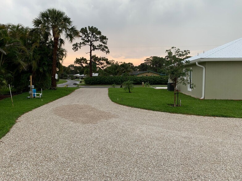 Building Photo - 926 NW Spruce Ridge Dr