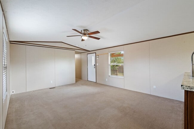 Building Photo - 16543 Tremont Dr
