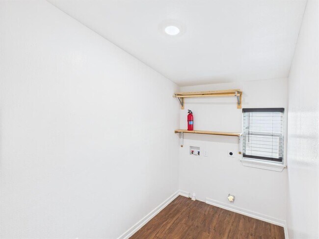 Building Photo - 21613 Erika Ct