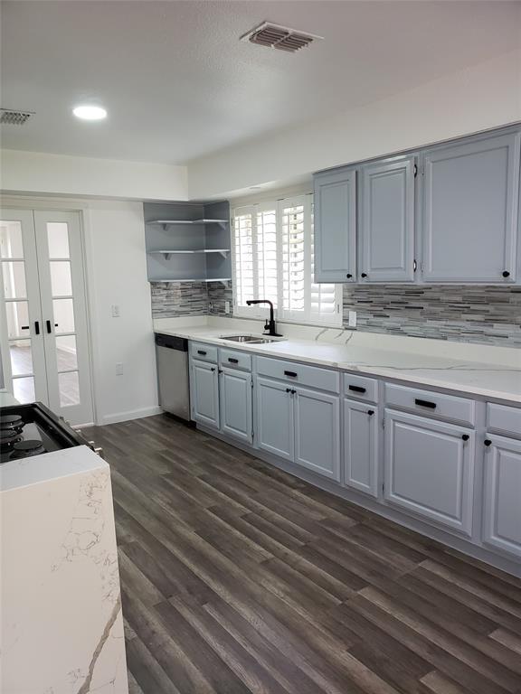 Building Photo - 703 Meadow Creek Dr