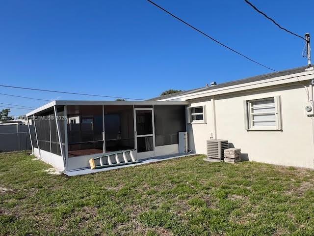 Building Photo - 2820 SW 65th Ave