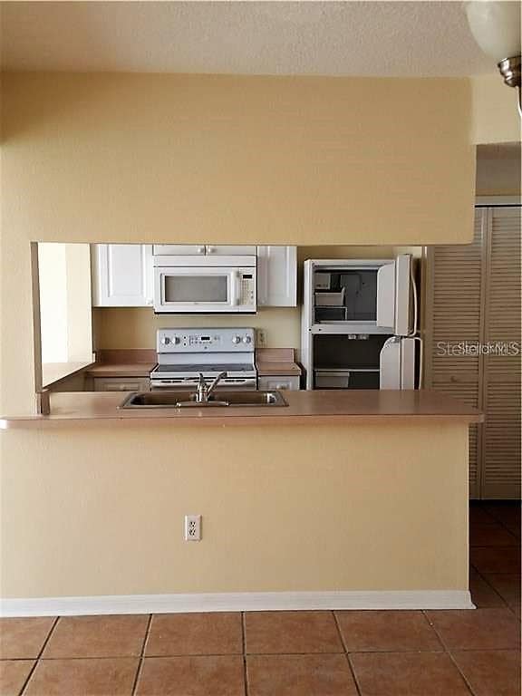 Building Photo - 251 Caribbean Dr