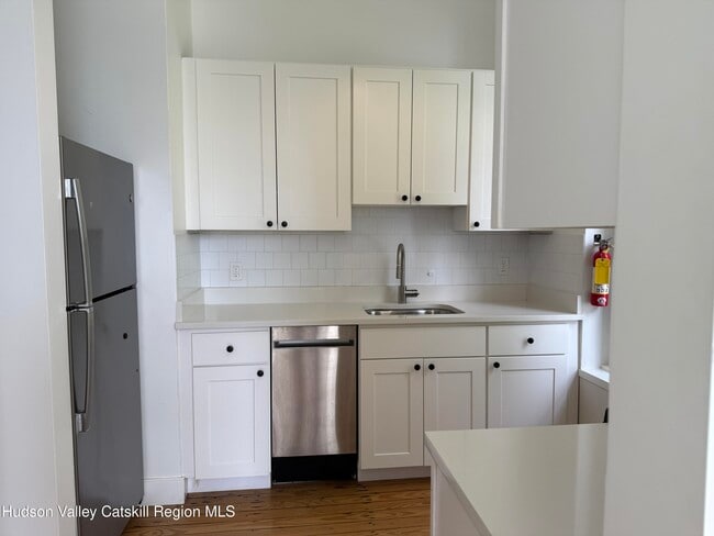Building Photo - 16 Abeel St