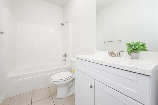 Building Photo - 1511 Don Camilo Blvd