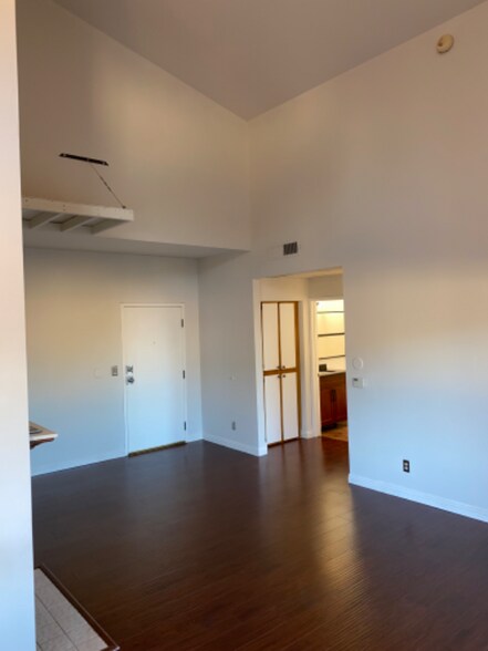 Building Photo - 3727 Watseka Ave