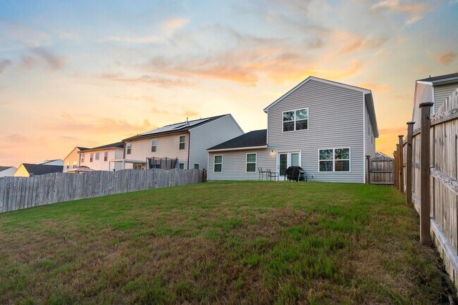Building Photo - 305 Ollivander Ln