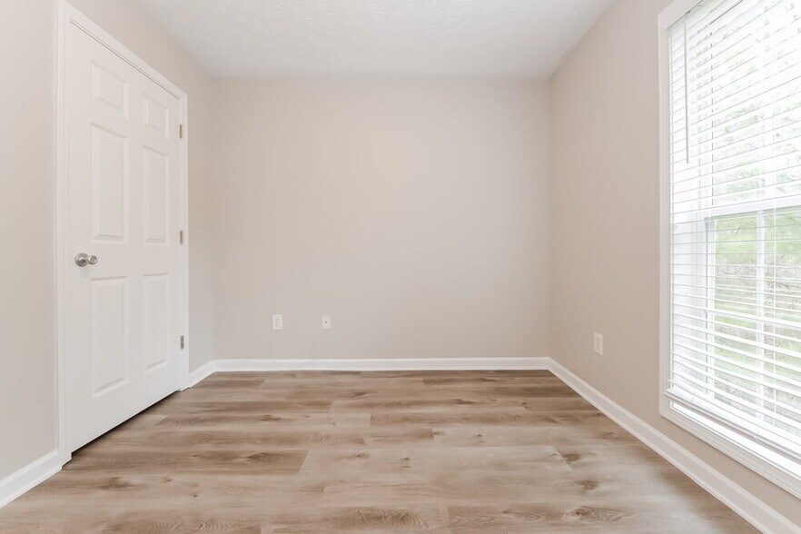 Building Photo - 4017 Riverside Pkwy